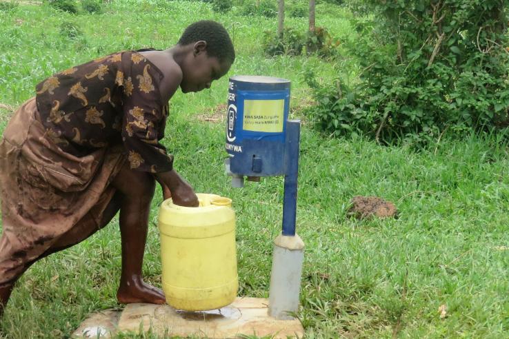 Installed directly at community water sources, chlorine dispensers provide a visual reminder to use chlorine and are calibrated to deliver a precise dose of chlorine solution to treat the most commonly used water transport containers.