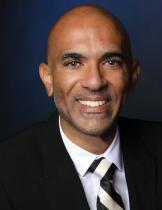 Angelino Viceisza Headshot